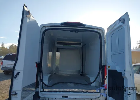 2021 Ford Transit-250 z USA, uszkodzony, nr VIN 1FTBR1C88MKA07813